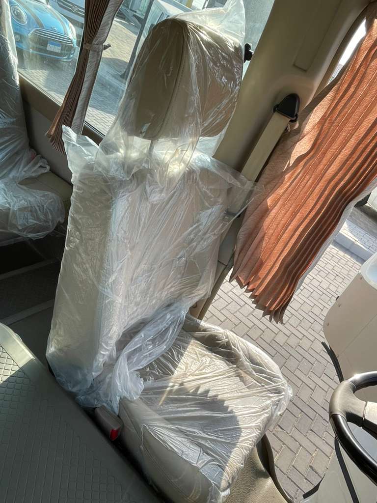 إيجار ميني باص تويوتا كوستر 30 راكباً (موديل حديث)