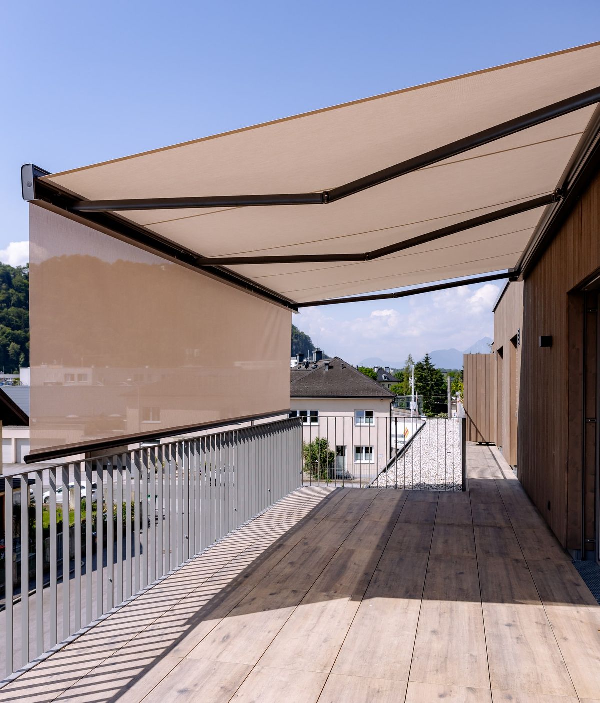 مظلات قوية للمحلات والمقاهي بأفضل جودة