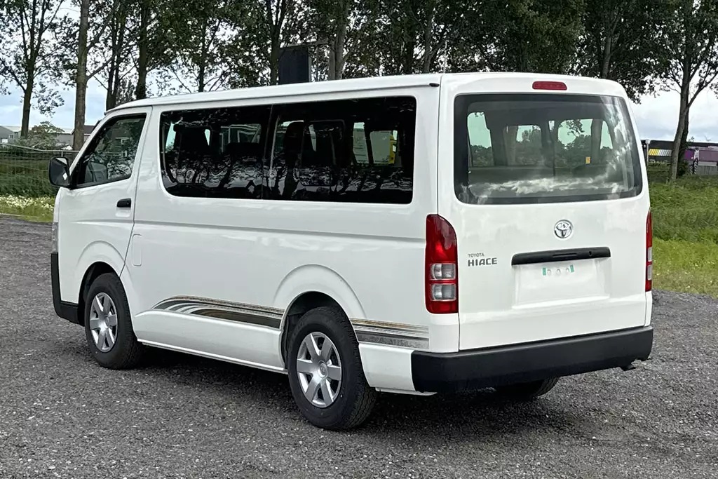 2023 Toyota Hiace 4×2