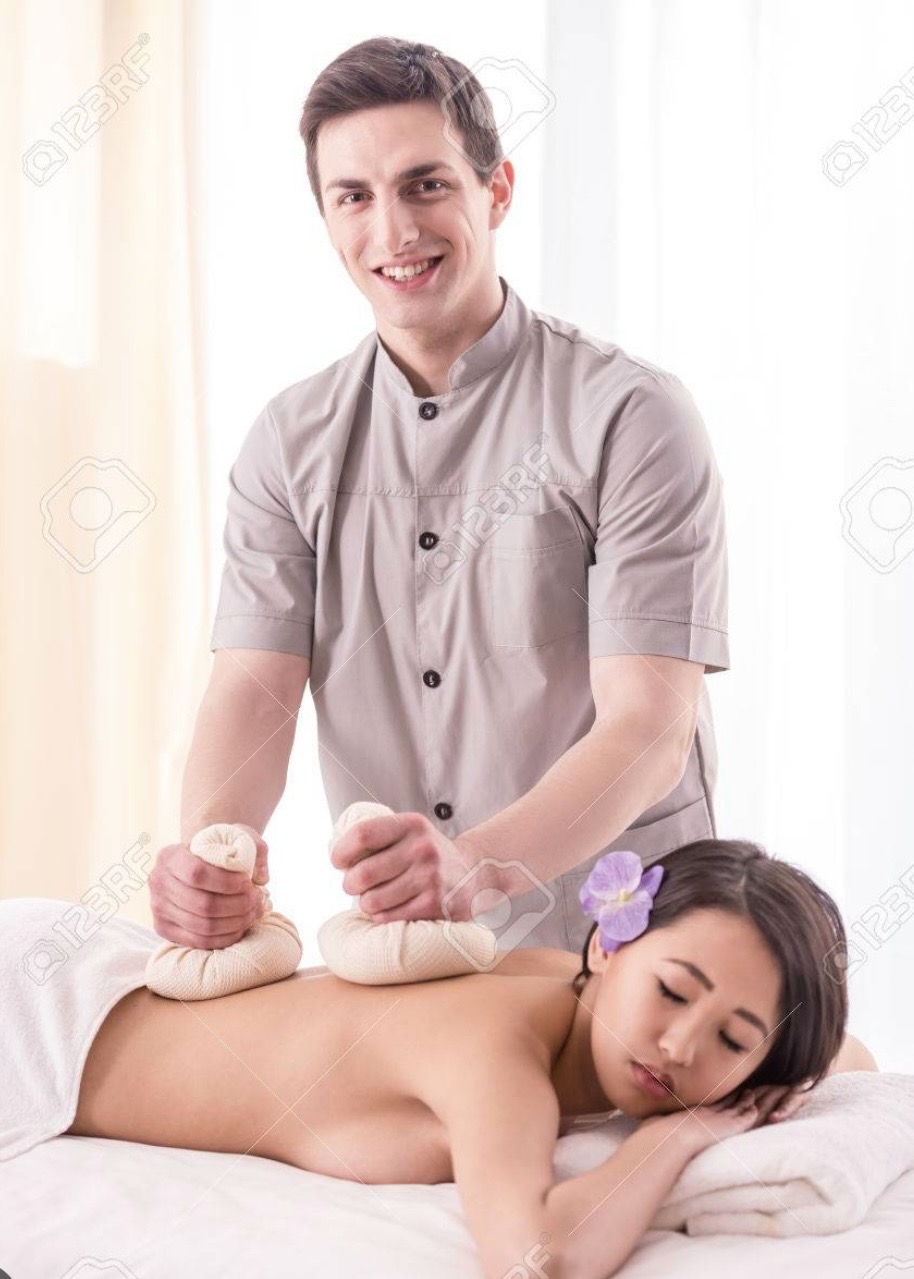 massage for females by male 35 years old